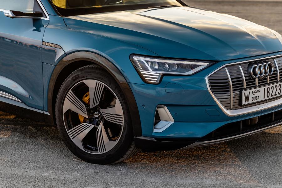 Детали экстерьера Audi e-tron 55 Quattro 2019 года  (WW) (фото 189 из 452)